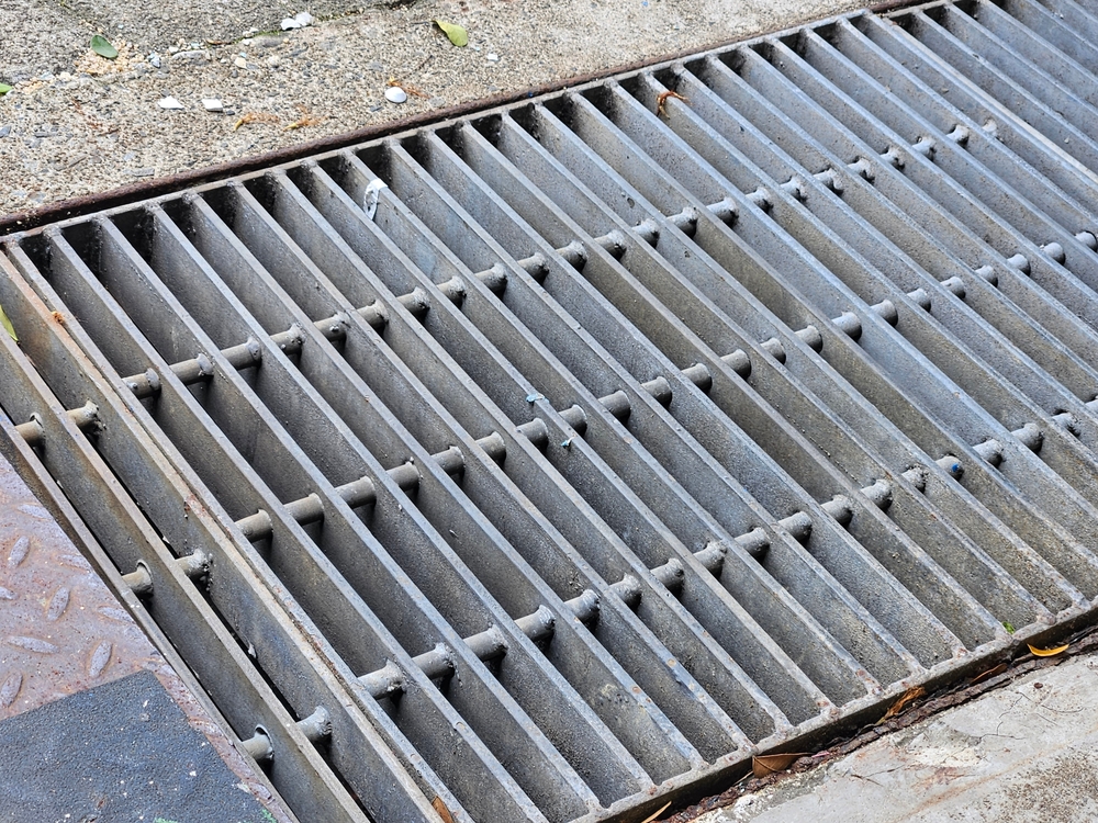 Jak użytkować i konserwować kraty pomostowe (praktyczny poradnik)
